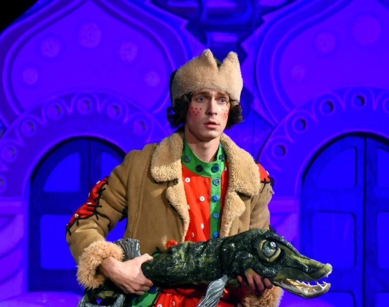 По щучьему велению, или У Емели Новый год!