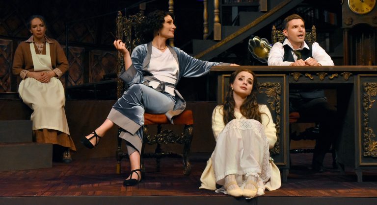 Пять жар-птиц в поместье ворона